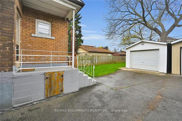 21 Rosslyn Ave N, House detached with 4 bedrooms, 2 bathrooms and 2 parking in Hamilton ON | Image 26