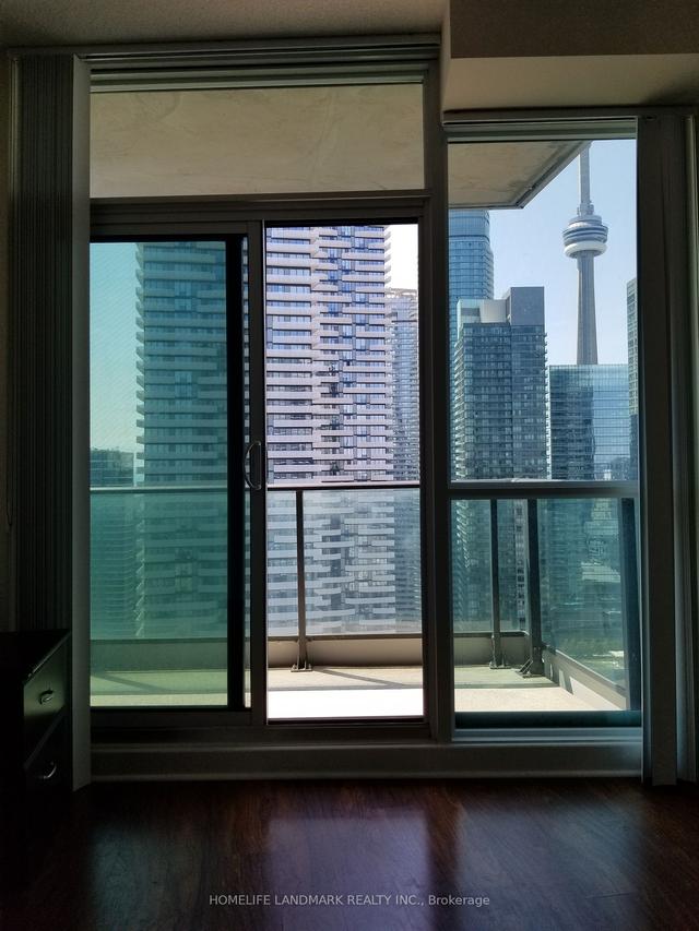 3813 - 33 Bay St, Condo with 1 bedrooms, 1 bathrooms and 0 parking in Toronto ON | Image 2