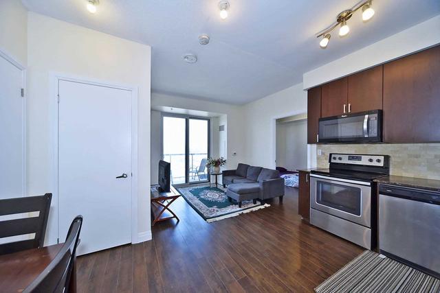 923 - 22 East Haven Dr, Condo with 2 bedrooms, 2 bathrooms and 1 parking in Toronto ON | Image 9