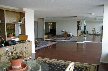 1807 - 65 Skymark Dr, Condo with 1 bedrooms, 2 bathrooms and 2 parking in Toronto ON | Image 5