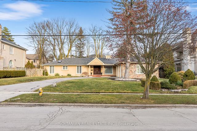 9 Sandfield Rd, House detached with 3 bedrooms, 4 bathrooms and 12 parking in Toronto ON | Image 12