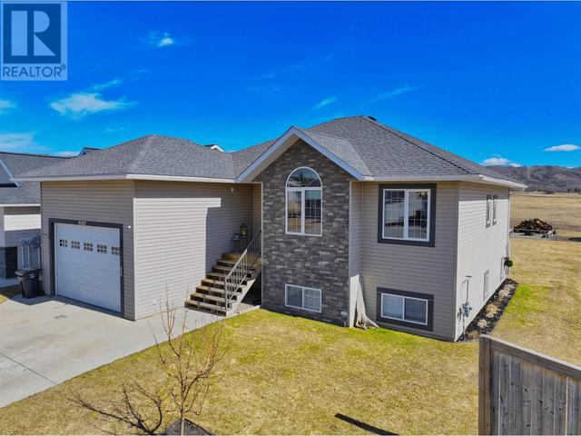 10287 S 97 Street, House detached with 6 bedrooms, 3 bathrooms and null parking in Taylor BC | Image 2