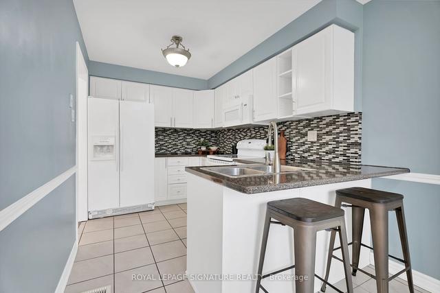 11 Farnham Dr, Townhouse with 3 bedrooms, 4 bathrooms and 2 parking in Brampton ON | Image 6