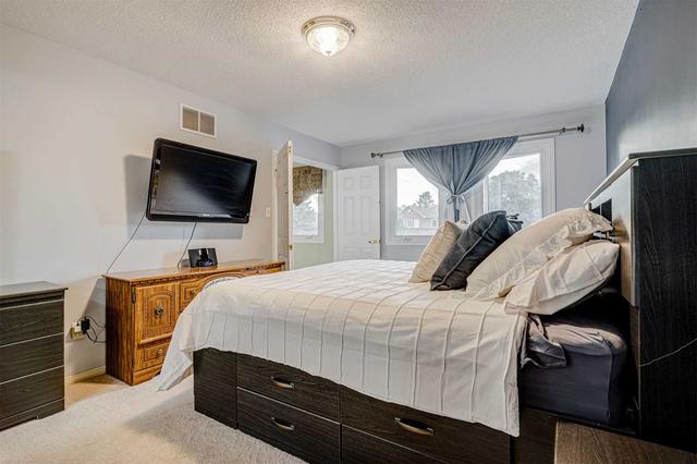 26 Porteous Circ, House detached with 3 bedrooms, 4 bathrooms and 4 parking in Brampton ON | Image 13