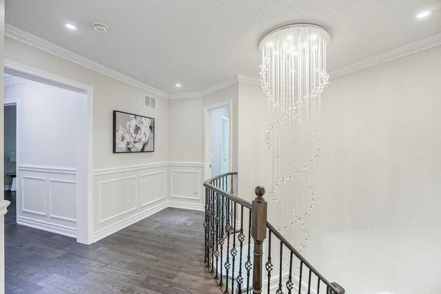 19 Park Place Dr, House detached with 5 bedrooms, 5 bathrooms and 6 parking in Markham ON | Image 7