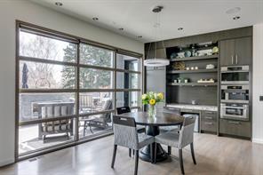 215 Eagle Ridge Drive Sw, House detached with 5 bedrooms, 5 bathrooms and 6 parking in Calgary AB | Image 2