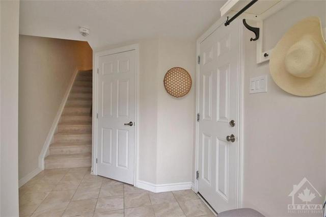 415 Rosingdale Street, Townhouse with 2 bedrooms, 2 bathrooms and 3 parking in Ottawa ON | Image 5