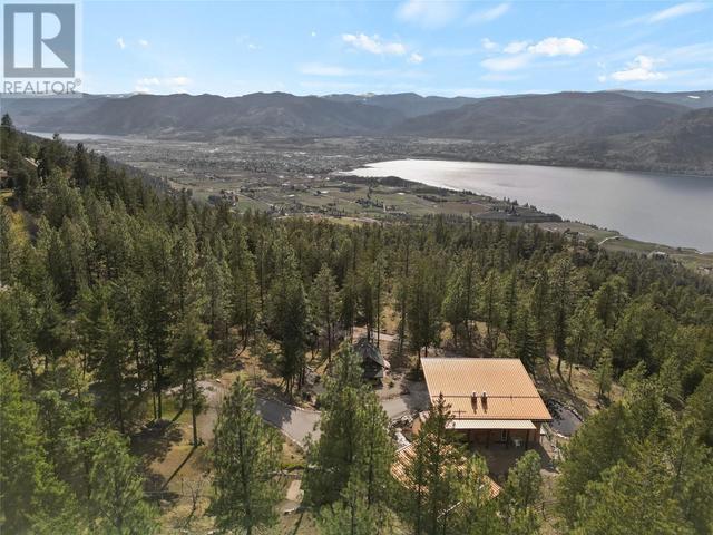 102 Vista Place, House detached with 3 bedrooms, 2 bathrooms and 8 parking in Okanagan Similkameen E BC | Image 4