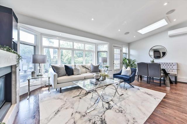 127 Briar Hill Ave, House detached with 5 bedrooms, 5 bathrooms and 5 parking in Toronto ON | Image 8