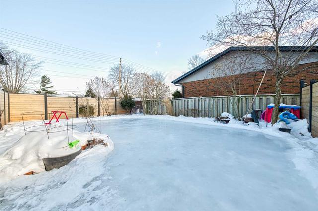 614 Walkers Line, House detached with 3 bedrooms, 2 bathrooms and 3 parking in Burlington ON | Image 16