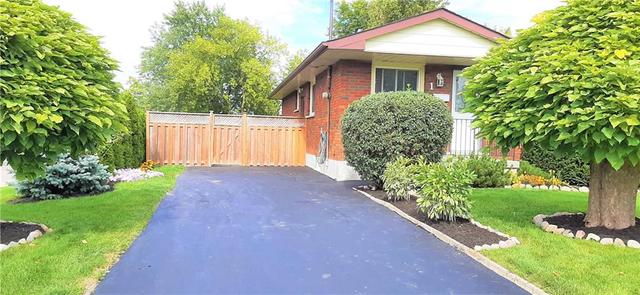 1 Reno Avenue, House detached with 4 bedrooms, 2 bathrooms and 3 parking in Hamilton ON | Image 3