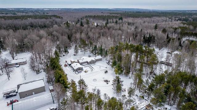 2558 Horseshoe Valley Rd W, House detached with 6 bedrooms, 3 bathrooms and 12 parking in Springwater ON | Image 29