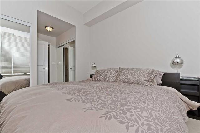 lph08 - 80 Absolute Ave, Condo with 2 bedrooms, 2 bathrooms and 1 parking in Mississauga ON | Image 12