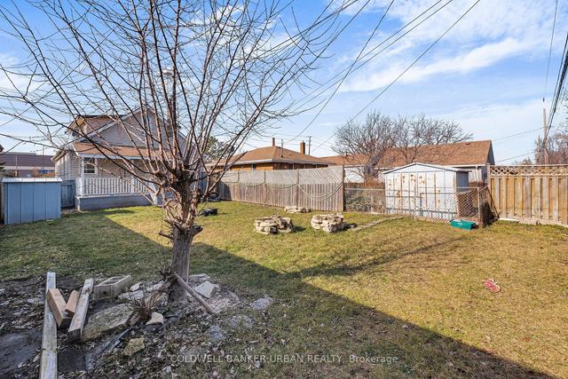 1620 St Luke Rd, House detached with 4 bedrooms, 2 bathrooms and 1 parking in Windsor ON | Image 23