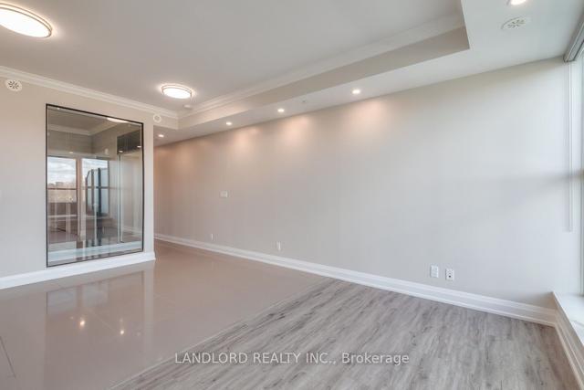 502 - 899 Queen St E, Condo with 1 bedrooms, 1 bathrooms and 0 parking in Toronto ON | Image 3