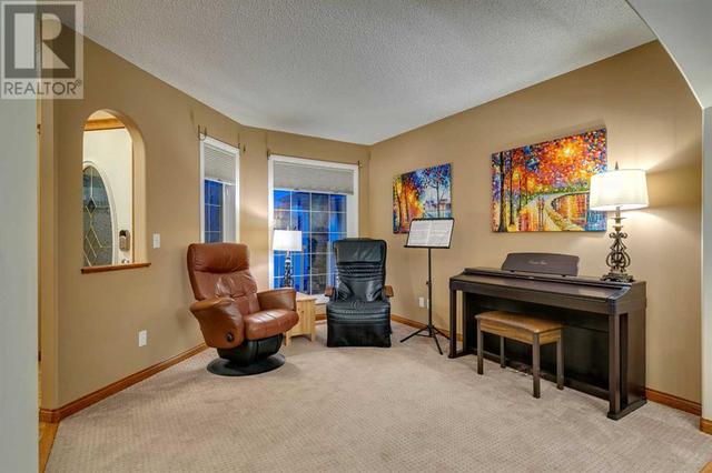 238 Douglas Ridge Place Se, House detached with 4 bedrooms, 3 bathrooms and 4 parking in Calgary AB | Image 4