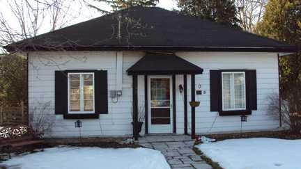 306 Mara Rd, House detached with 2 bedrooms, 1 bathrooms and 2 parking in Brock ON | Image 1