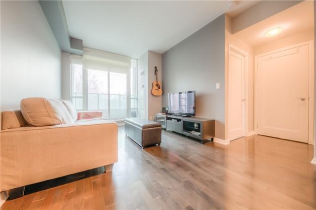 204 - 3391 Bloor St, Condo with 1 bedrooms, 1 bathrooms and 1 parking in Toronto ON | Image 2