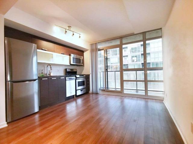 1017 - 68 Abell St, Condo with 2 bedrooms, 2 bathrooms and 1 parking in Toronto ON | Image 6