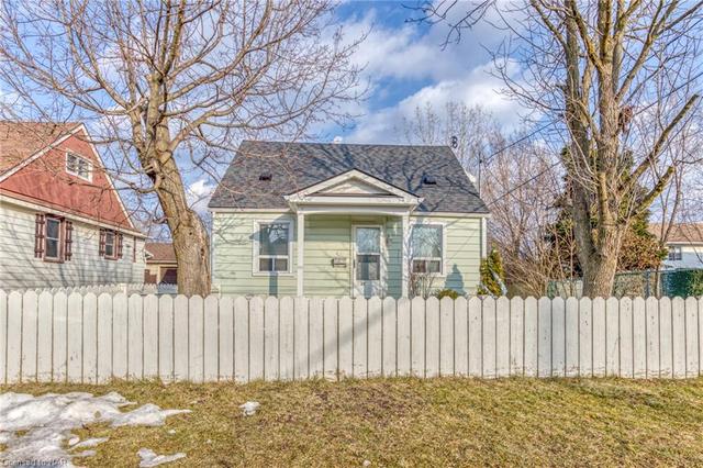 21 Glen Avenue, House detached with 3 bedrooms, 1 bathrooms and 2 parking in St. Catharines ON | Image 1