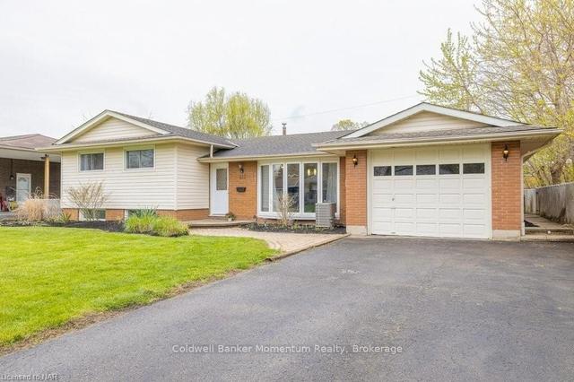 13 La Salle Dr, House detached with 3 bedrooms, 2 bathrooms and 5 parking in St. Catharines ON | Image 1