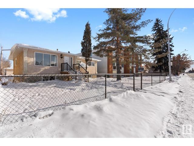 12417 82 St Nw Nw, House other with 6 bedrooms, 4 bathrooms and null parking in Edmonton AB | Image 3