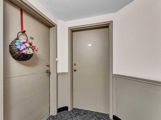 220 - 245 Red Deer Drive, Condo with 2 bedrooms, 2 bathrooms and 1 parking in Medicine Hat AB | Image 3
