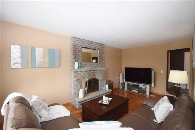 855 Peggoty Circ, House detached with 6 bedrooms, 4 bathrooms and 4 parking in Oshawa ON | Image 5