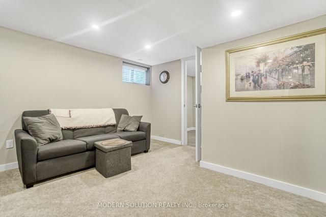 54 Dumbarton St, House detached with 2 bedrooms, 2 bathrooms and 5 parking in Guelph ON | Image 22
