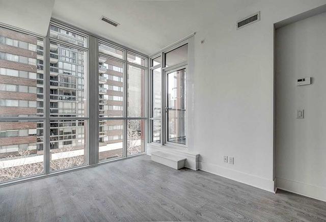 605 - 32 Davenport Rd W, Condo with 2 bedrooms, 2 bathrooms and 1 parking in Toronto ON | Image 9