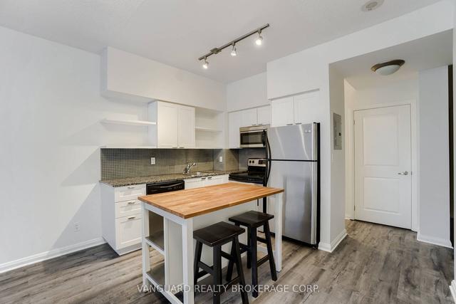 809 - 35 Hayden St, Condo with 1 bedrooms, 1 bathrooms and 1 parking in Toronto ON | Image 7