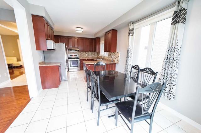 12 Fossil St, House detached with 4 bedrooms, 4 bathrooms and 4 parking in Brampton ON | Image 29