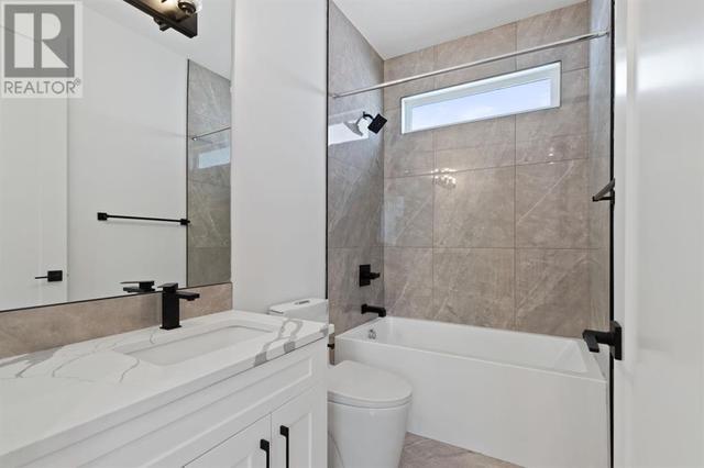 2446 23 Street Nw, House detached with 4 bedrooms, 3 bathrooms and 2 parking in Calgary AB | Image 13