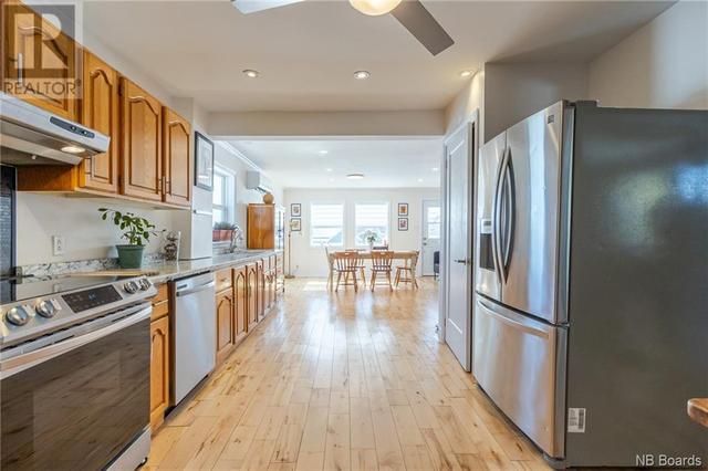 1635 Riverside Drive, House detached with 4 bedrooms, 2 bathrooms and null parking in Bathurst NB | Image 22