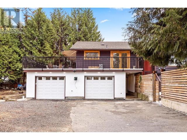 5210 Sprott Street, House detached with 5 bedrooms, 3 bathrooms and 8 parking in Burnaby BC | Image 5