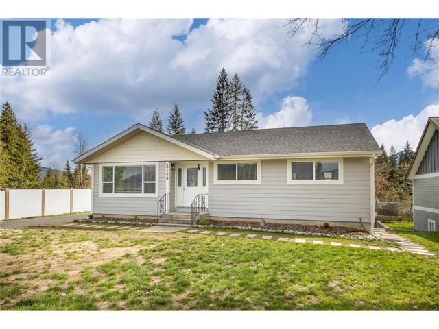 3460 30 Avenue Ne, House detached with 4 bedrooms, 3 bathrooms and null parking in Salmon Arm BC | Image 2