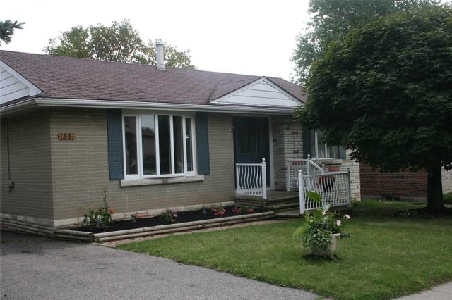 1351 Cedar St, House detached with 2 bedrooms, 2 bathrooms and 2 parking in Oshawa ON | Image 2