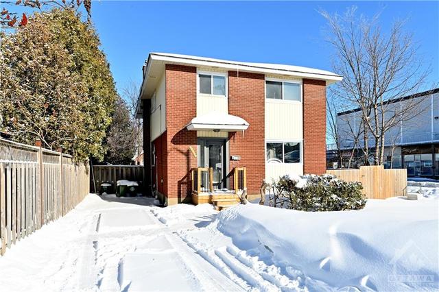 2675 Marie Street, Home with 3 bedrooms, 2 bathrooms and 3 parking in Ottawa ON | Image 2