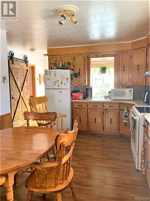 336 St Pierre Ouest, House detached with 3 bedrooms, 1 bathrooms and null parking in Caraquet NB | Image 12