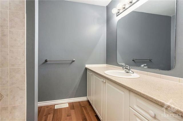 398 Hillsboro Private, Townhouse with 3 bedrooms, 3 bathrooms and 2 parking in Ottawa ON | Image 20