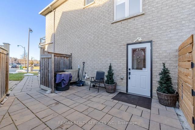 26 Regis Circ, House detached with 4 bedrooms, 4 bathrooms and 6 parking in Brampton ON | Image 27