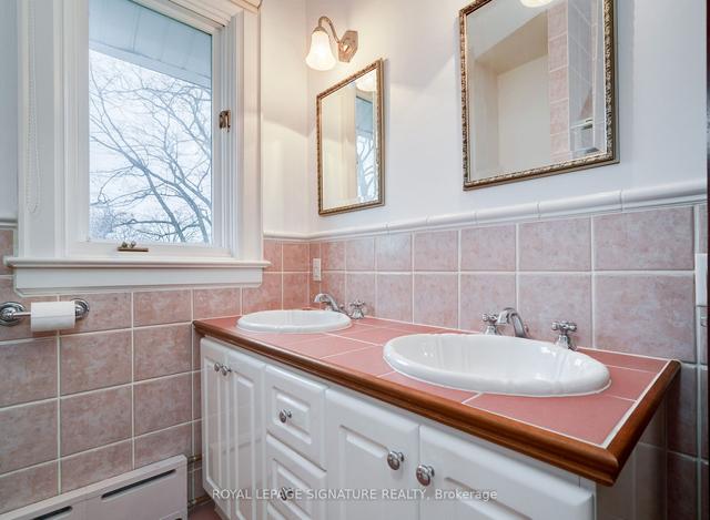 173 Glenrose Ave, House detached with 6 bedrooms, 2 bathrooms and 10 parking in Toronto ON | Image 14