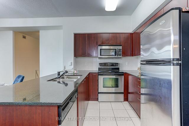 2011 - 509 Beecroft Rd, Condo with 2 bedrooms, 2 bathrooms and 1 parking in Toronto ON | Image 38