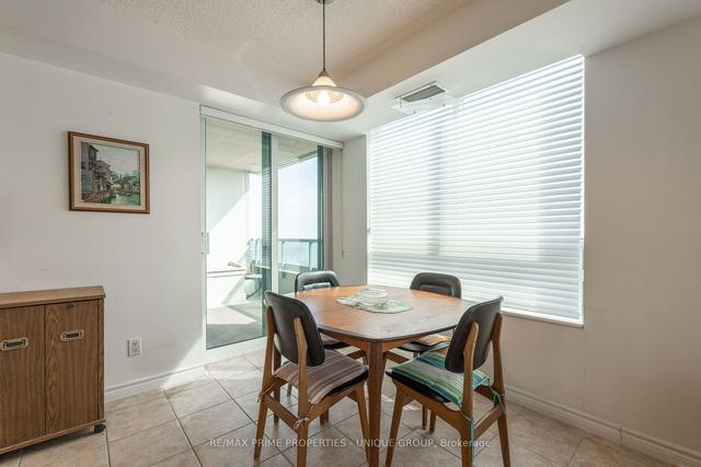 2102 - 61 Town Centre Crt, Condo with 3 bedrooms, 2 bathrooms and 1 parking in Toronto ON | Image 2