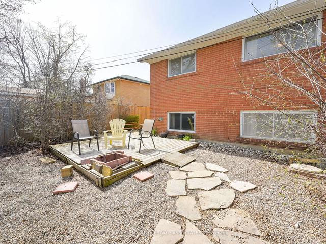 27 Flowertown Ave, House semidetached with 4 bedrooms, 2 bathrooms and 5 parking in Brampton ON | Image 21