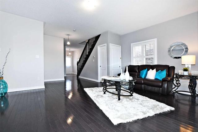 49 Zachary Pl, House attached with 3 bedrooms, 4 bathrooms and 4 parking in Vaughan ON | Image 5