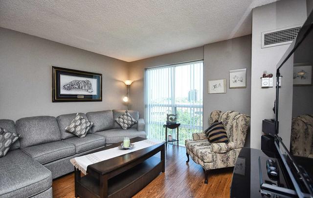 526 - 3 Ellesmere St, Condo with 2 bedrooms, 2 bathrooms and 2 parking in Richmond Hill ON | Image 2