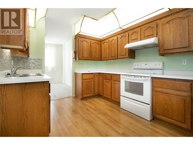 105 - 1329 Klo Road, Condo with 2 bedrooms, 2 bathrooms and 1 parking in Kelowna BC | Image 9