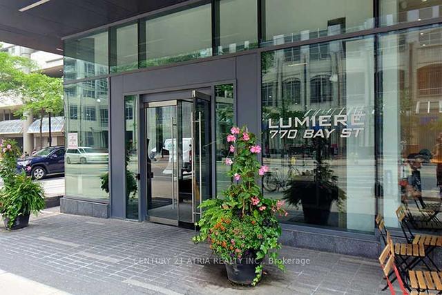 1212 - 770 Bay St, Condo with 2 bedrooms, 2 bathrooms and 1 parking in Toronto ON | Image 14