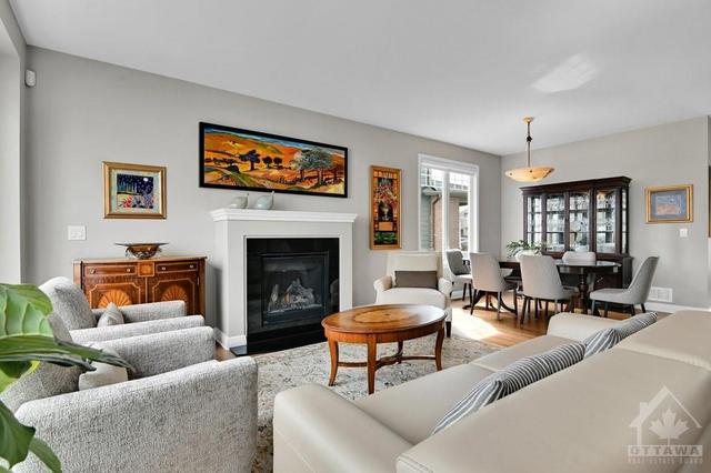 123 Kitsilano Court, House detached with 3 bedrooms, 4 bathrooms and 4 parking in Ottawa ON | Image 2